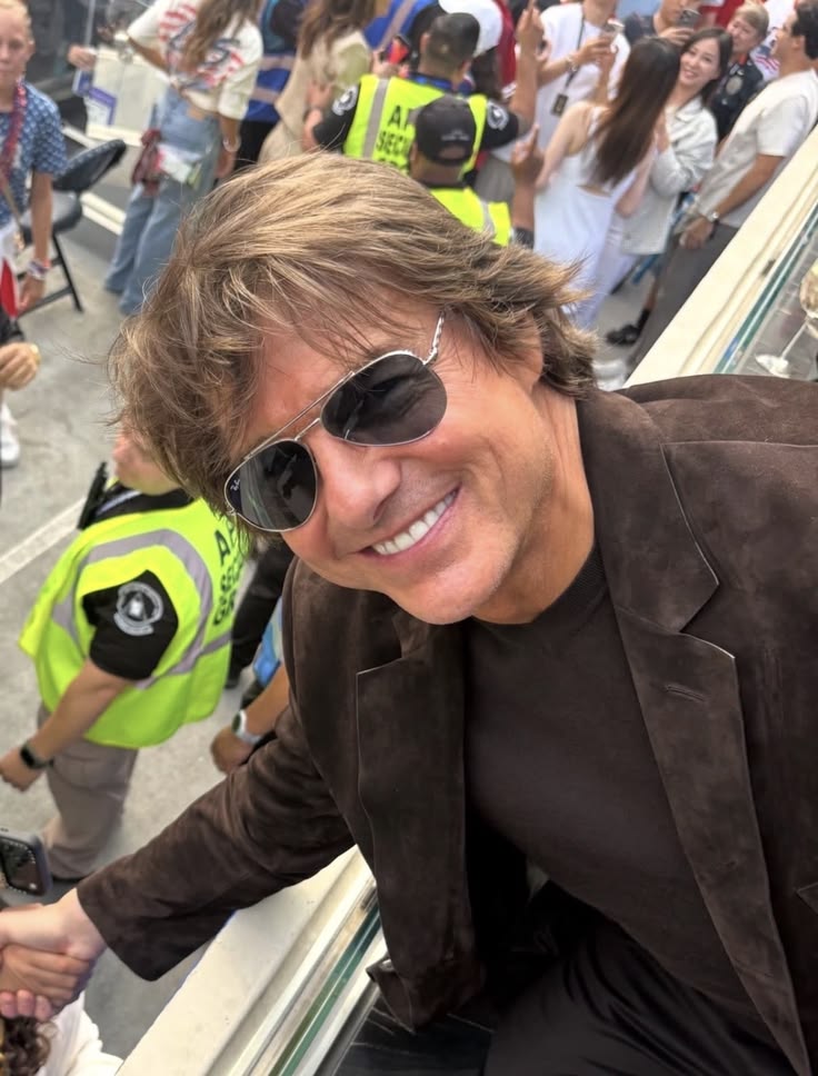 Tom Cruise Turns the FIFA World Cup Final into a Hollywood Showcase